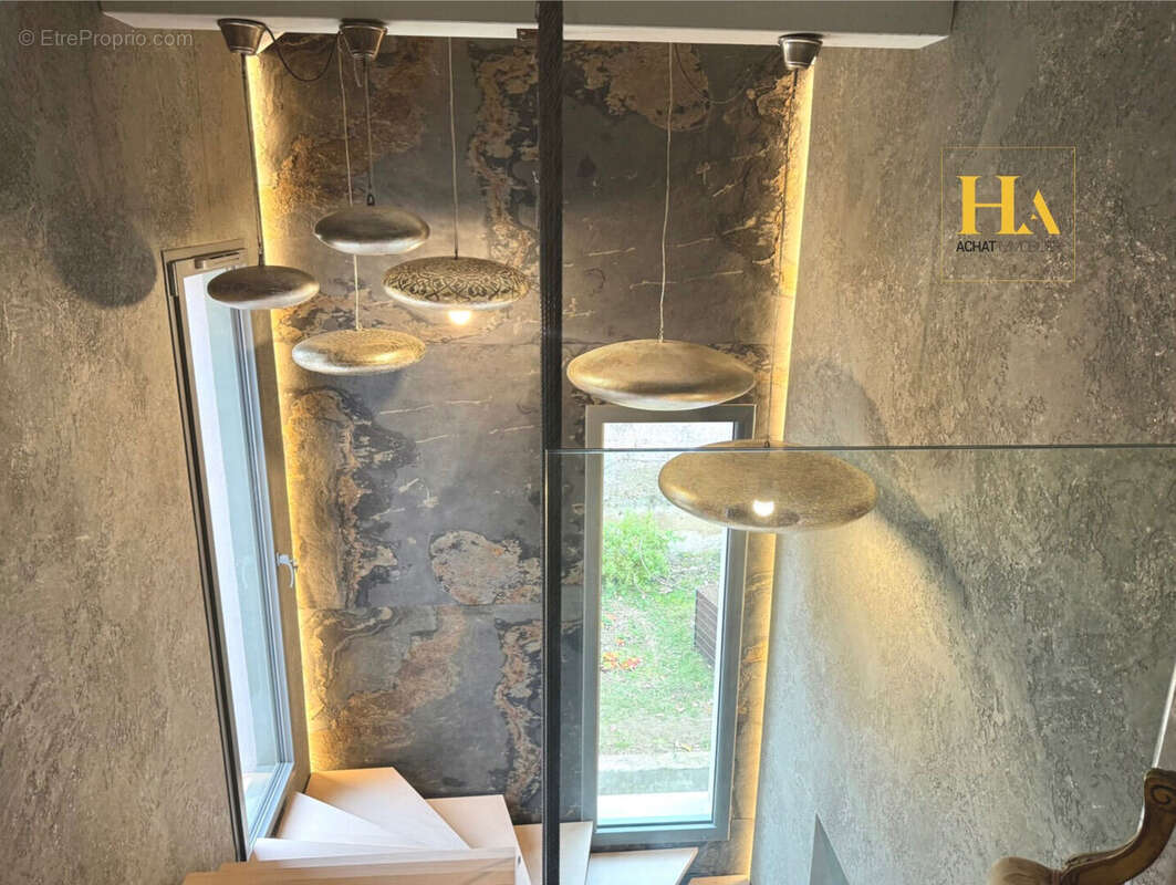 Maison à MONTELIMAR