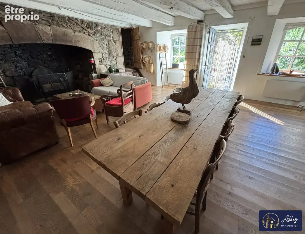 Maison 5 pièces CHAMPS-SUR-TARENTAINE (Cantal)