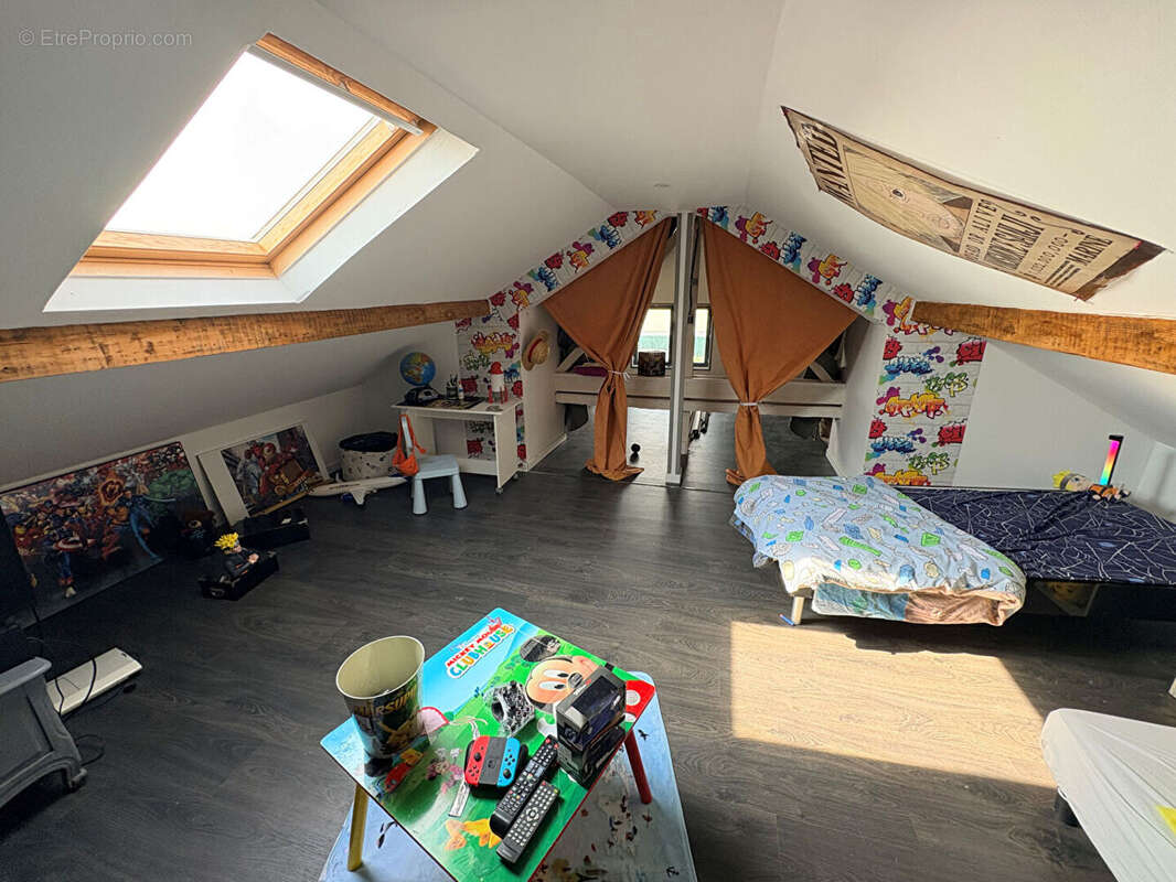 Maison à ETREILLERS