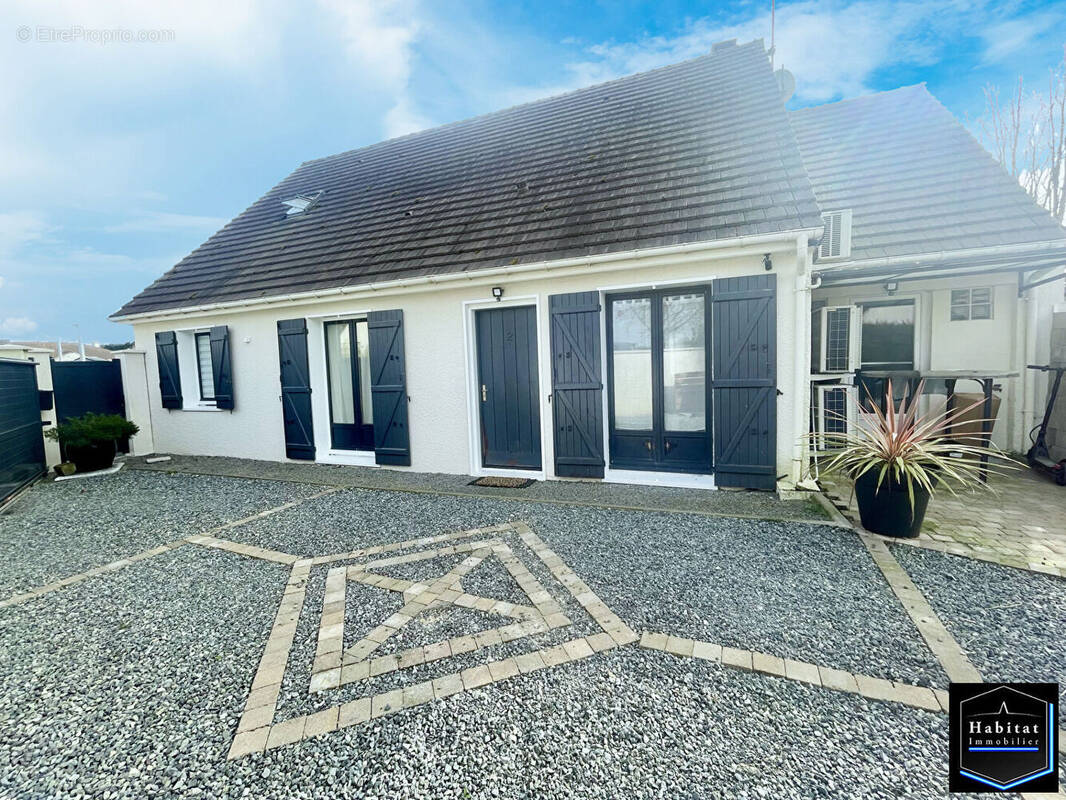 Maison à LE PLESSIS-BELLEVILLE