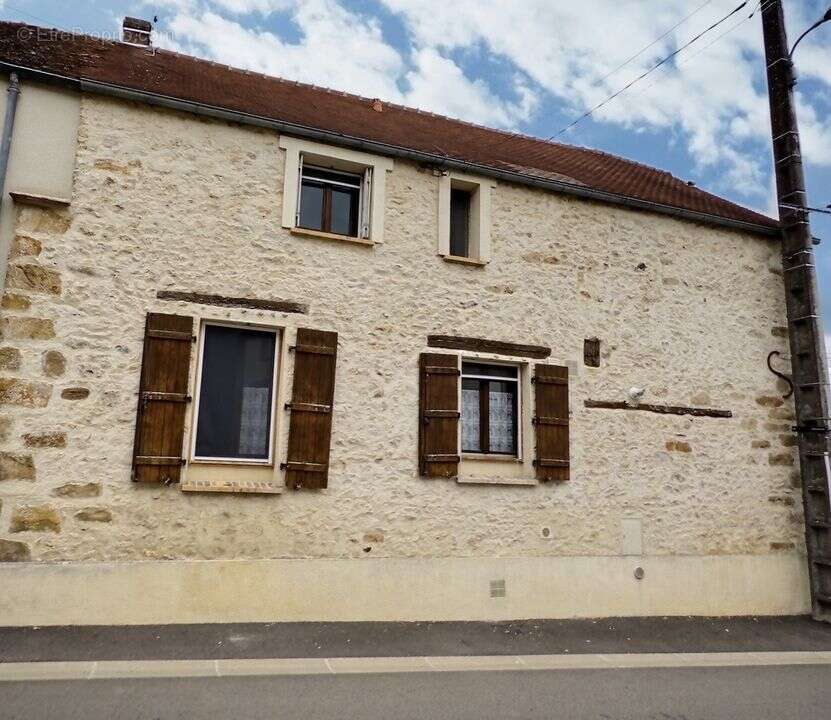 Maison à DONNEMARIE-DONTILLY