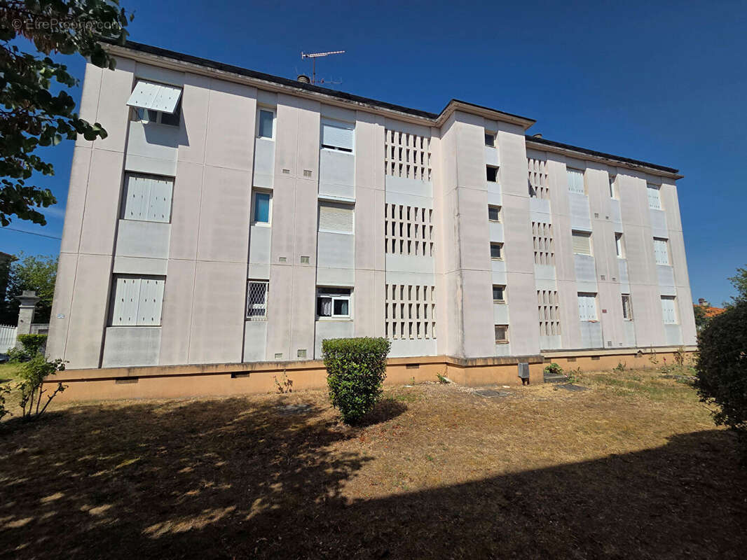 Appartement Angouleme 4 pièce(s) 80 m2 - photo 2