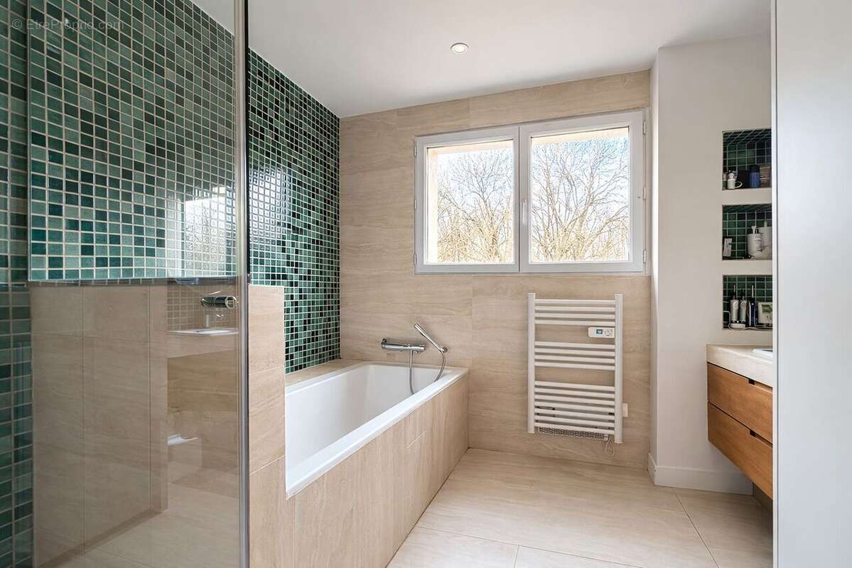 Appartement à VILLE-D'AVRAY