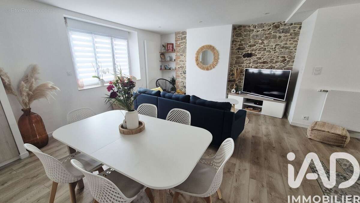 Photo 2 - Maison à LA TESSOUALLE