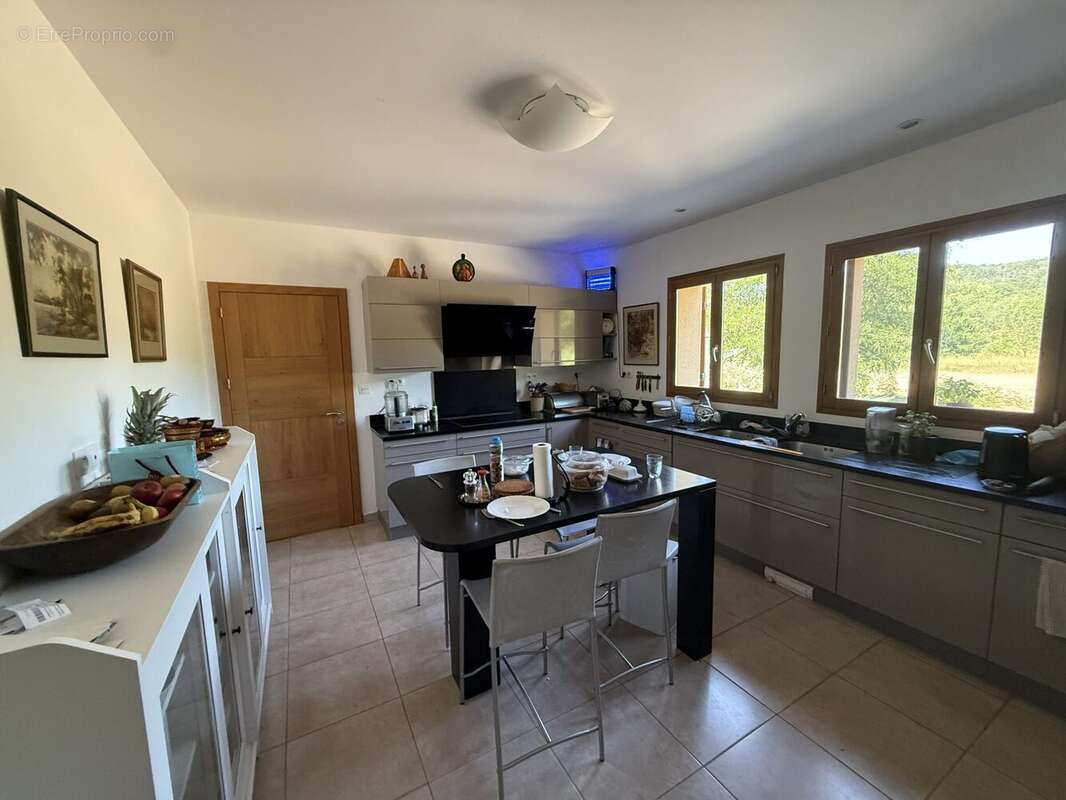 Maison 297 m² à Hardencourt-Cocherel  - photo 8