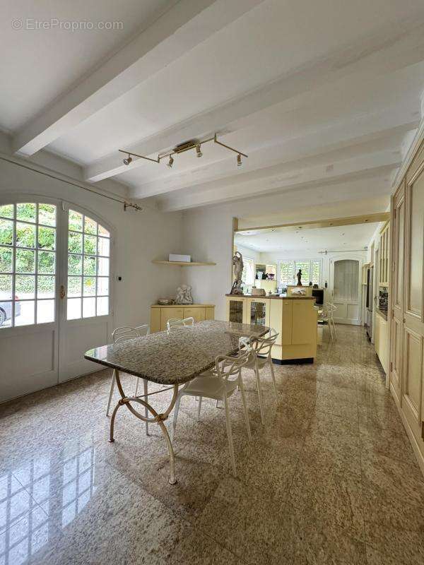 Maison à COLLONGES-AU-MONT-D&#039;OR