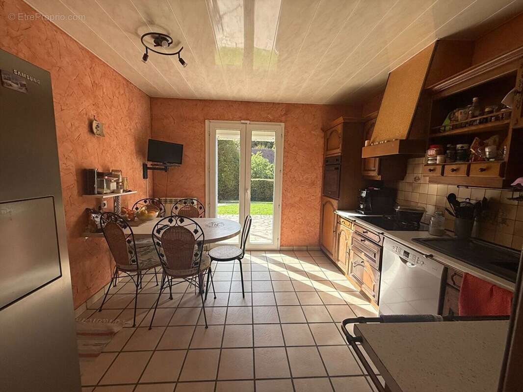 Maison Sainte Genevieve 6 pièce(s) 149 m2 A MOINS DE 11 KM DE BORNEL - photo 3