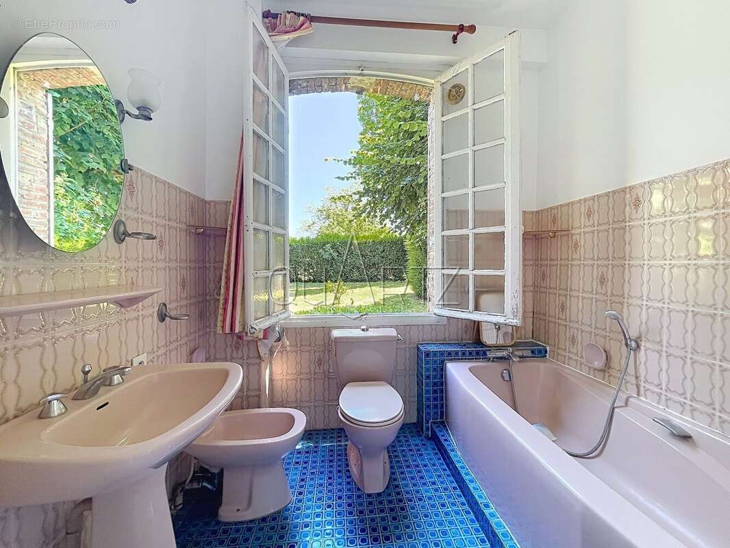 Charme et campagne pour cet ancien presbytère - photo 18