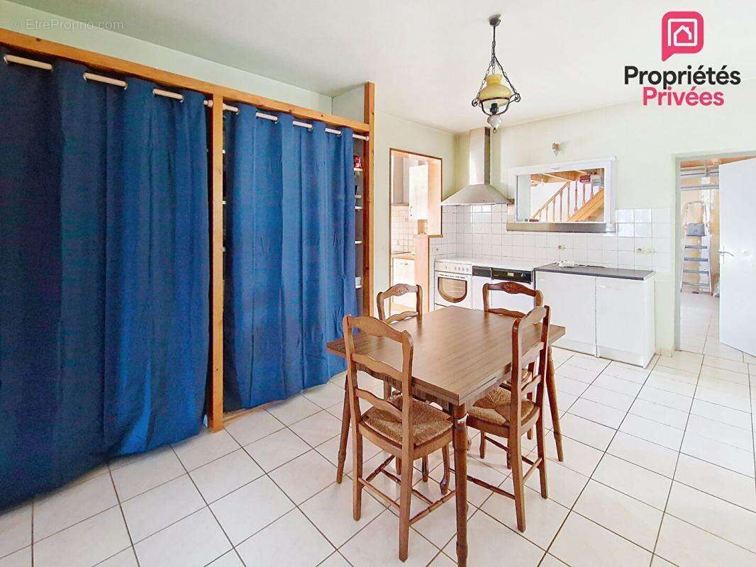 Vaste maison 218 m2 terrain de 1893m² - photo 8