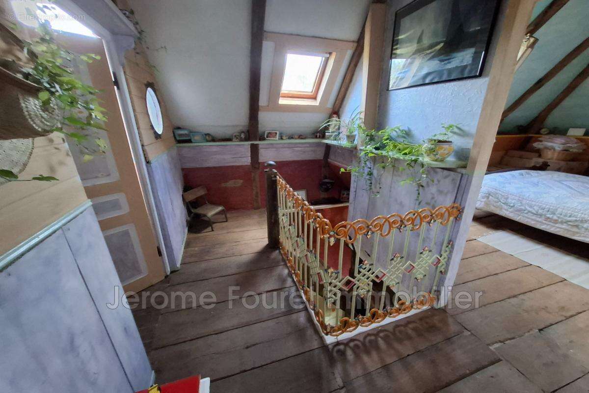 Maison à LAVAL-SUR-LUZEGE