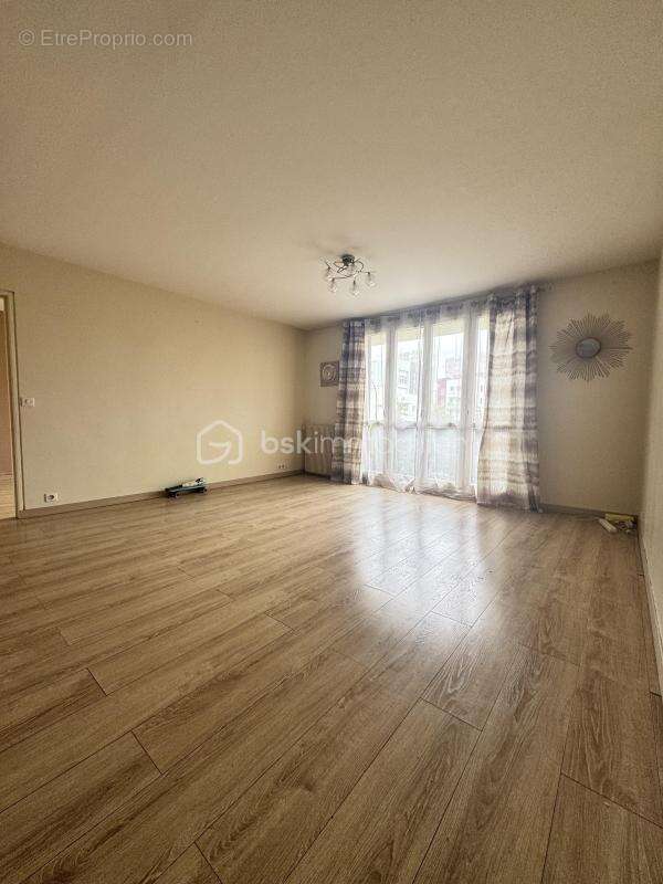 Appartement à IVRY-SUR-SEINE