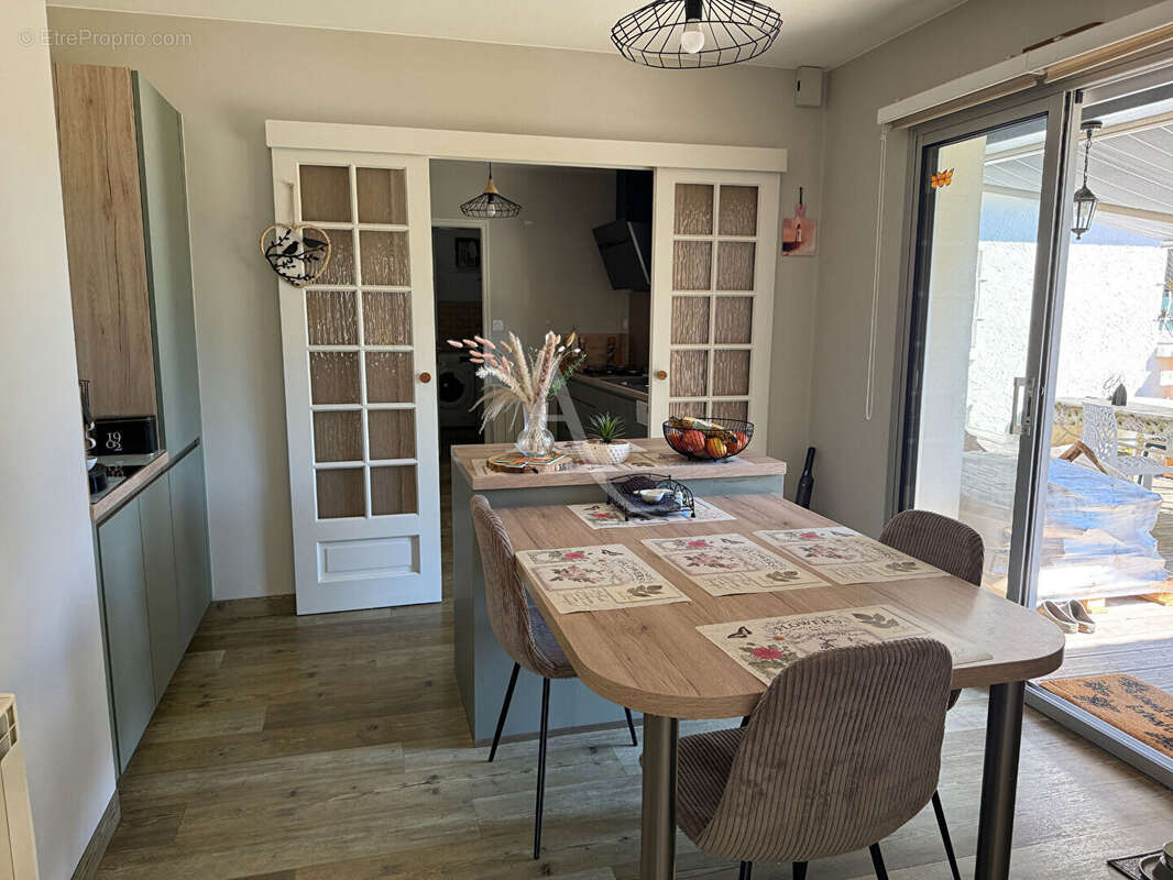 Maison à MOUTIERS-LES-MAUXFAITS