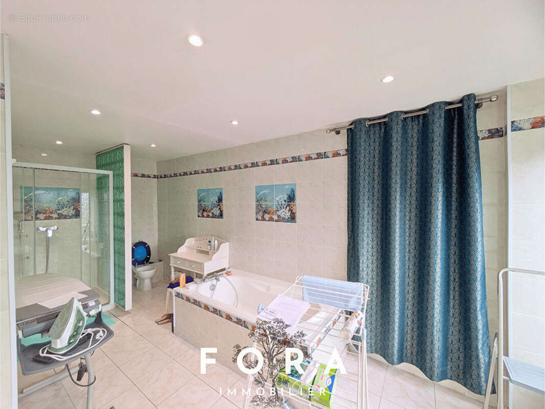 Maison à CONDE-SUR-NOIREAU