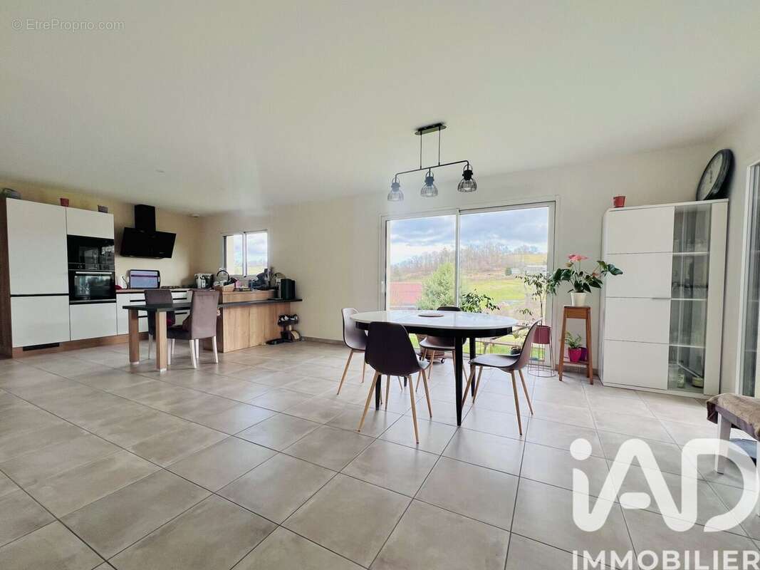 Maison 103 m² à Saint-Clement-Les-Places  - photo 6