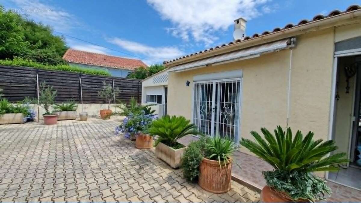 Maison à POUSSAN