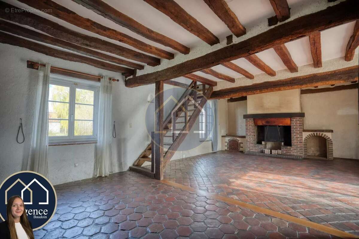 Maison à TREMBLAY-LES-VILLAGES
