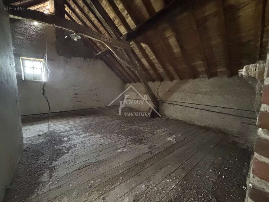 Corps de ferme à rénover avec 14710 m² de terrain - photo 11