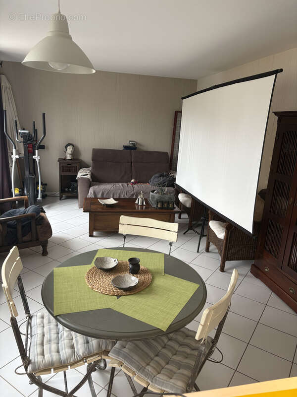 Appartement à SAINT-JEAN-DE-BRAYE