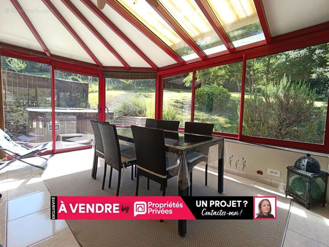 BOUSSIÈRES - À seulement 15 minutes de Besançon Maison de caractère au calme - Véranda chauffée, terrasse , 2 garages - photo 1
