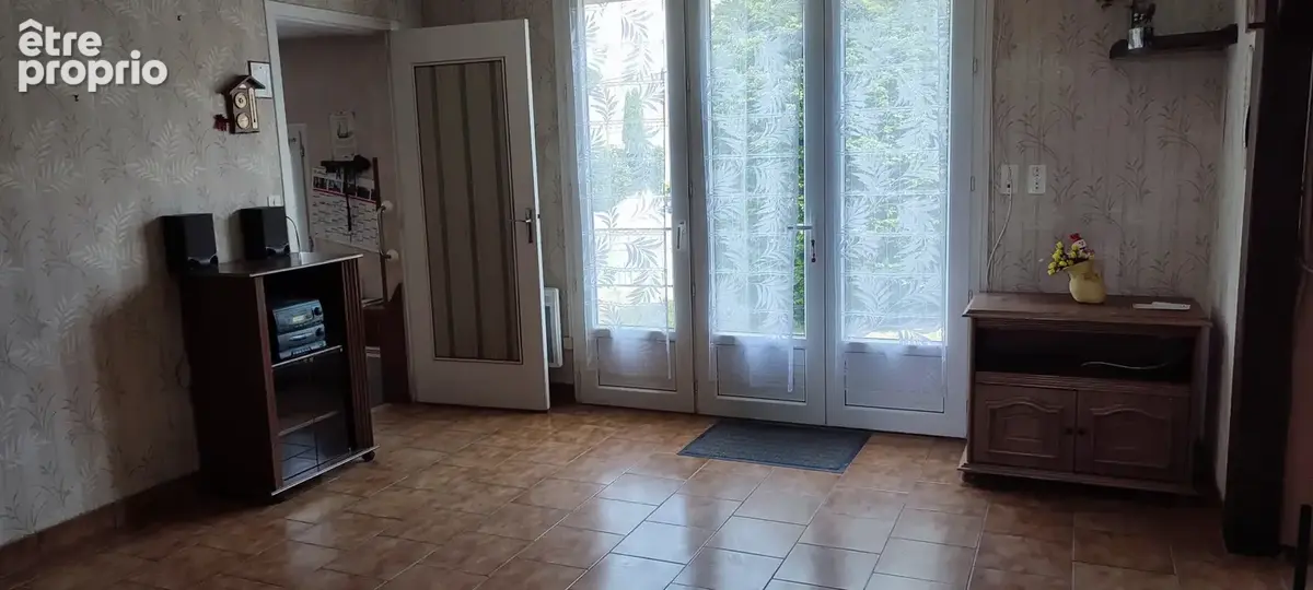 En vente à Saint-Michel-Chef-Chef : maison 4 pièces à rafraichir - photo 3