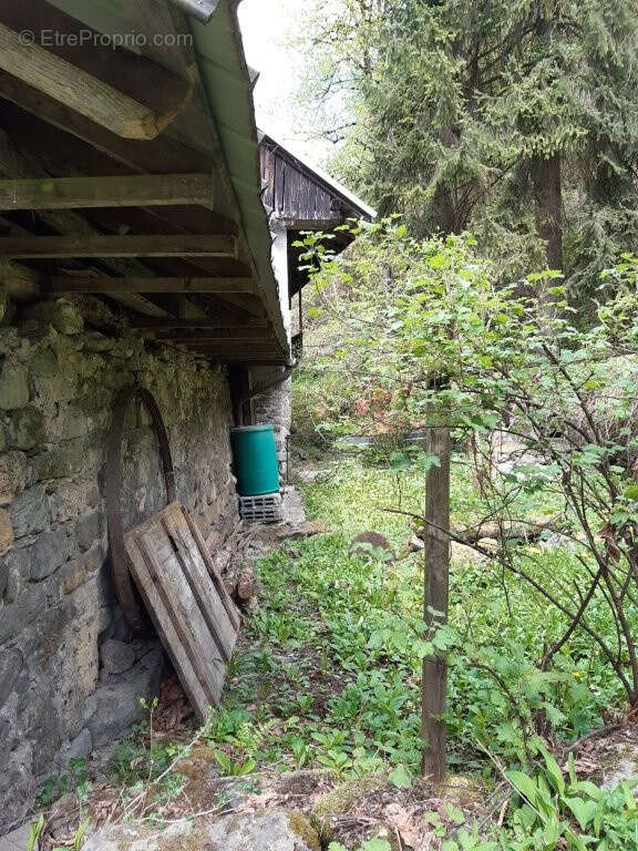 Chalet à rénover avec mezzanine à Albiez Montrond - photo 4