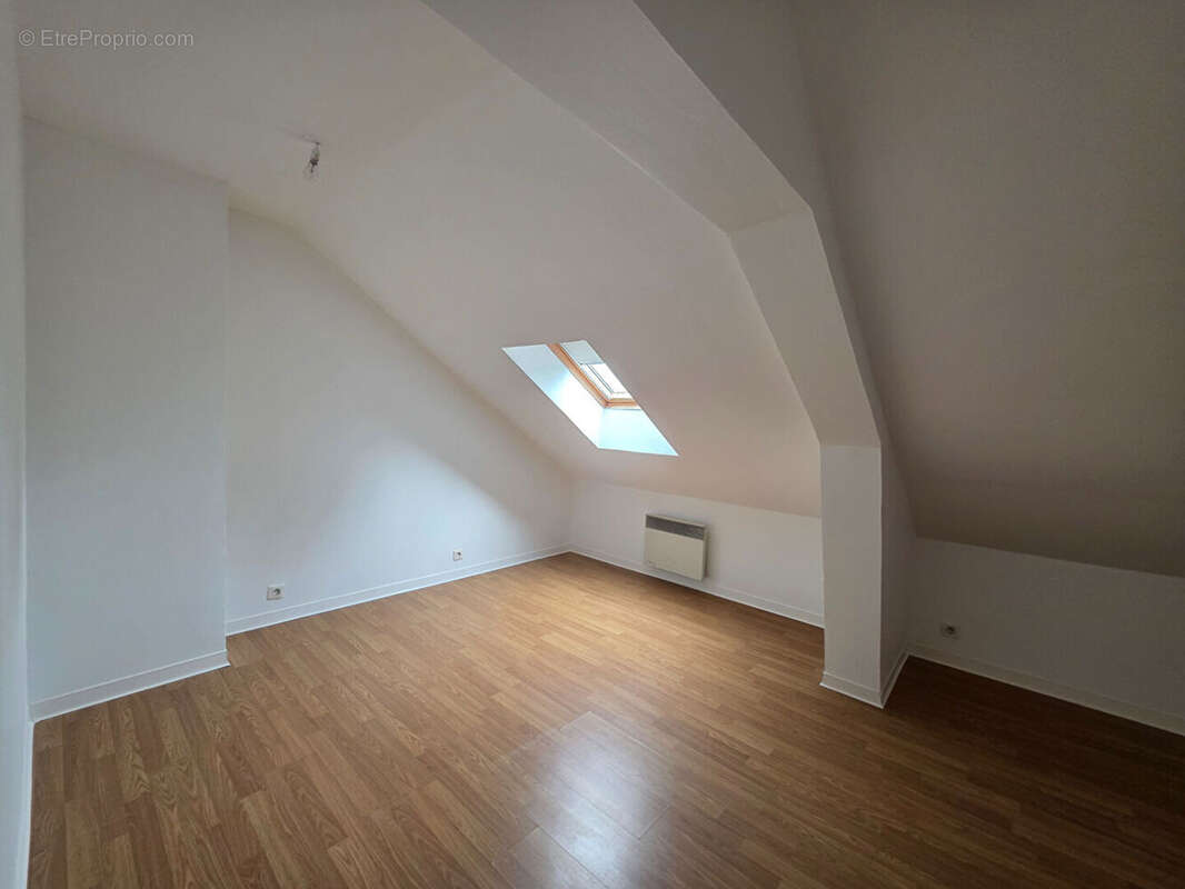 Maison 83 m² à Crevecoeur-Le-Grand  - photo 6