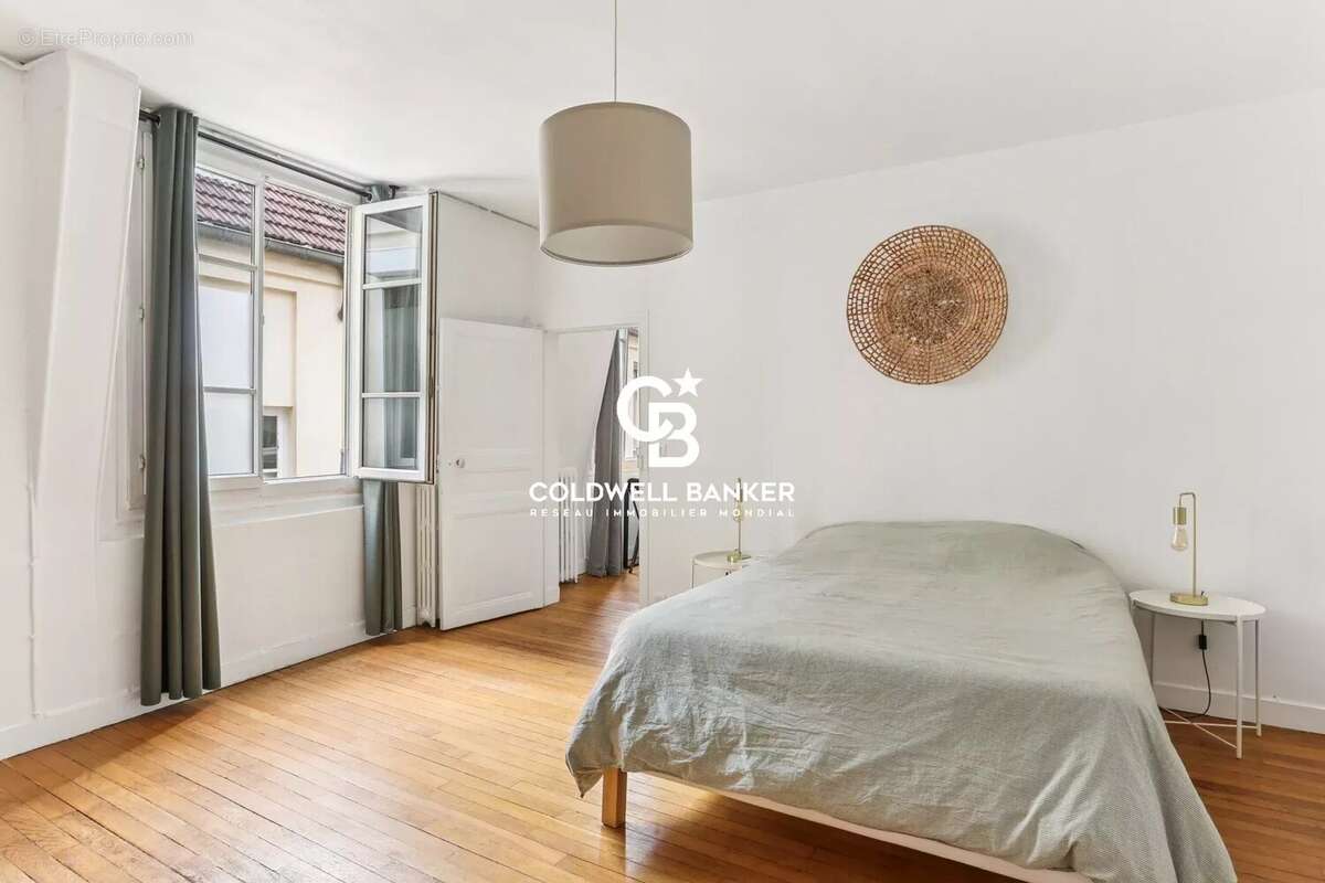 Appartement à PARIS-7E