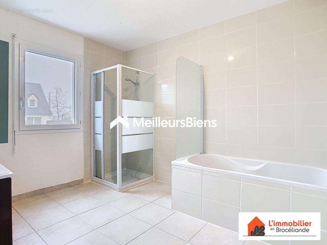 Maison à MAURE-DE-BRETAGNE