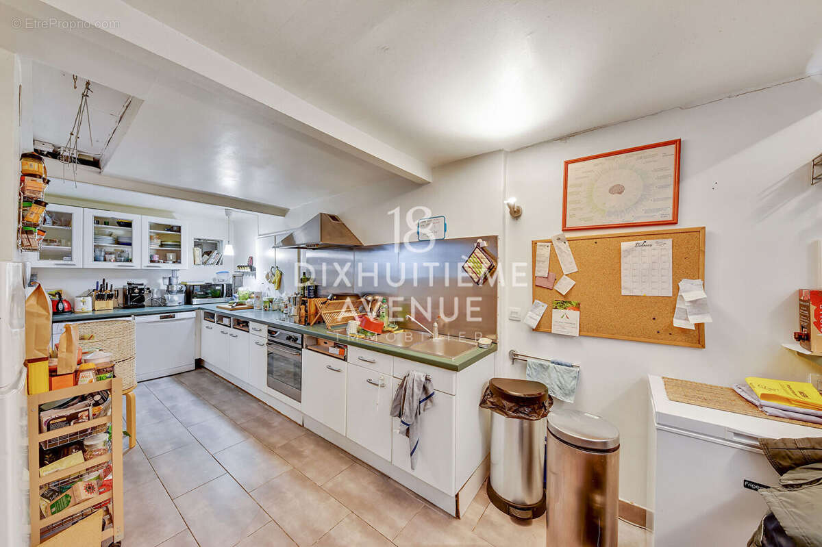 Appartement à PARIS-18E