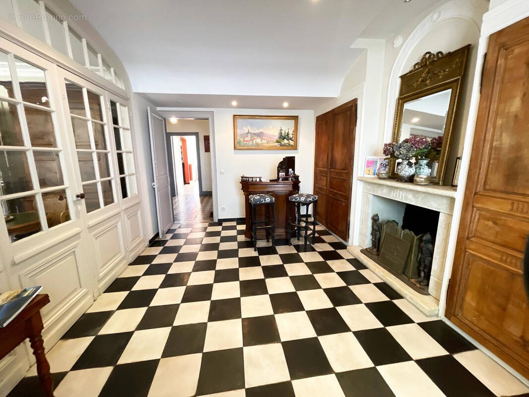 Ensemble immobilier avec Maison de maître, gîte, maison de gardien, piscine et jacuzzi - photo 8