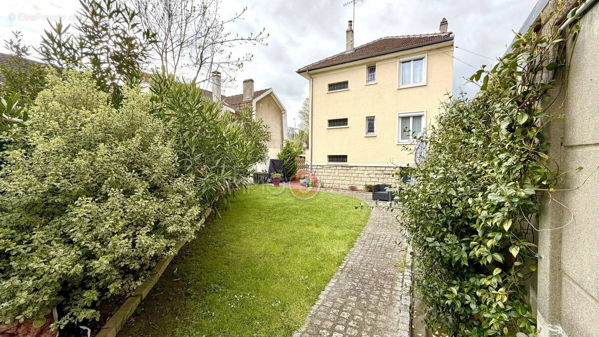 Maison à VILLEMOMBLE