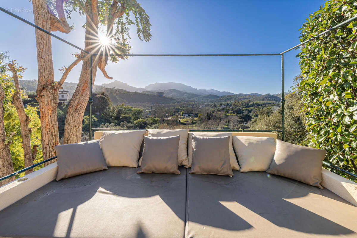 Maison à MANDELIEU-LA-NAPOULE