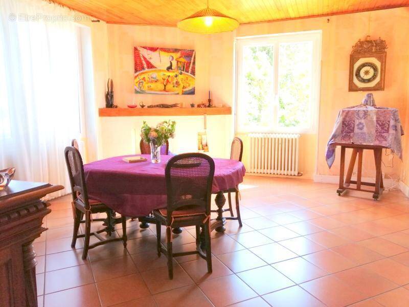 Maison à SAINTE-LIVRADE-SUR-LOT