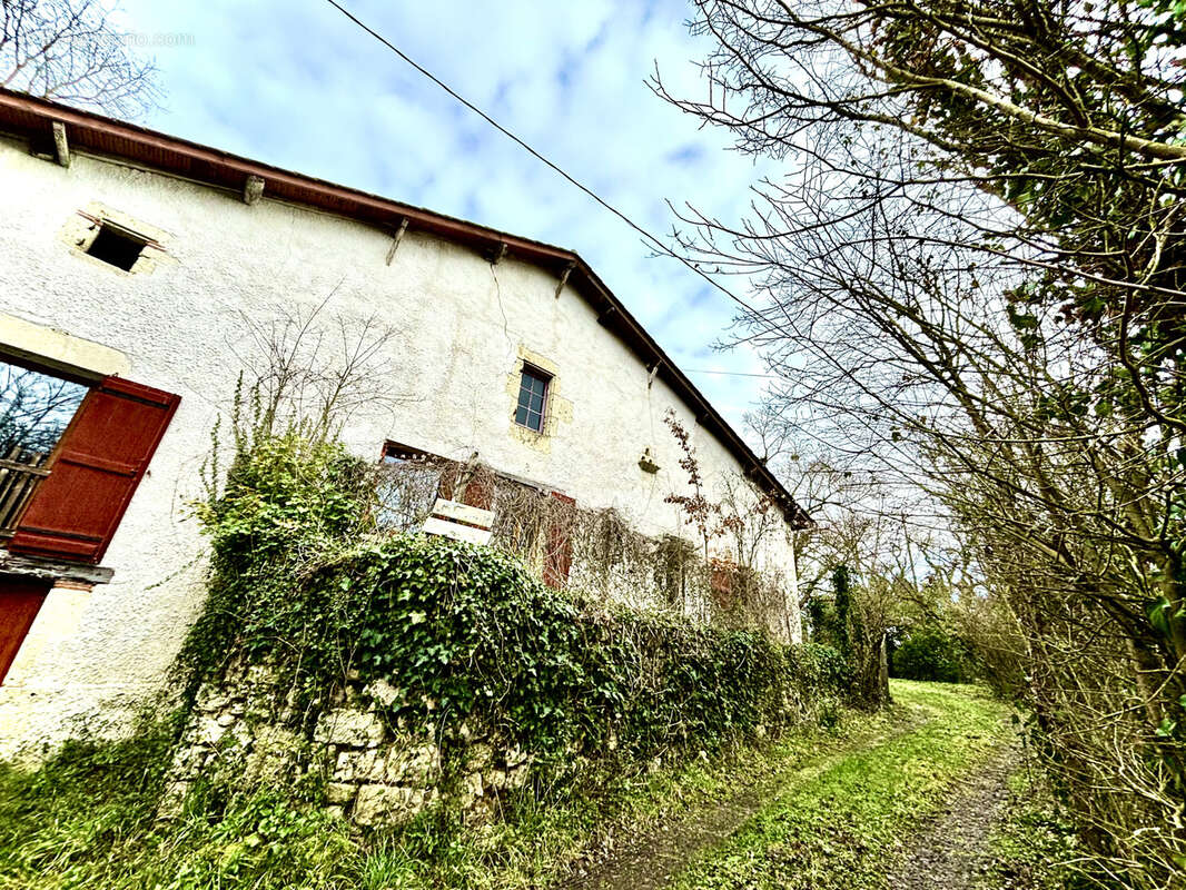 Maison à SAINT-SARDOS
