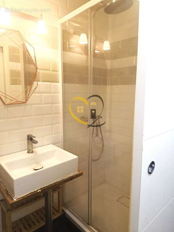 Appartement à CHARENTON-LE-PONT