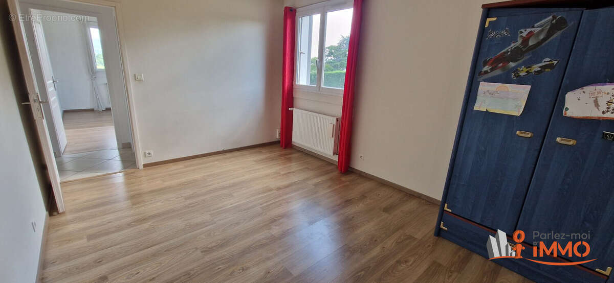Maison à GENILAC