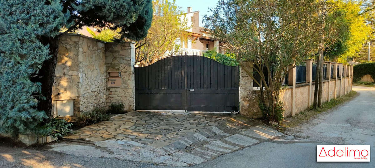 Maison à VAISON-LA-ROMAINE