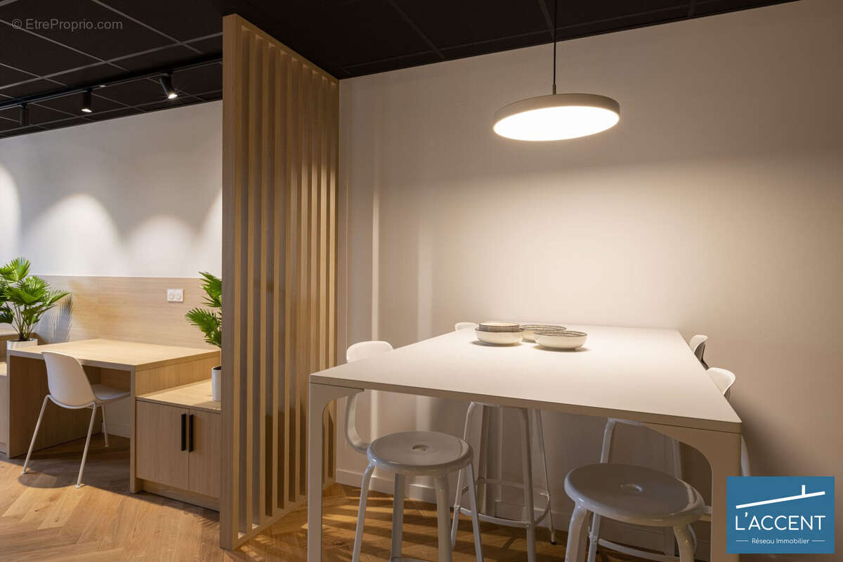 Commerce à CASTRIES