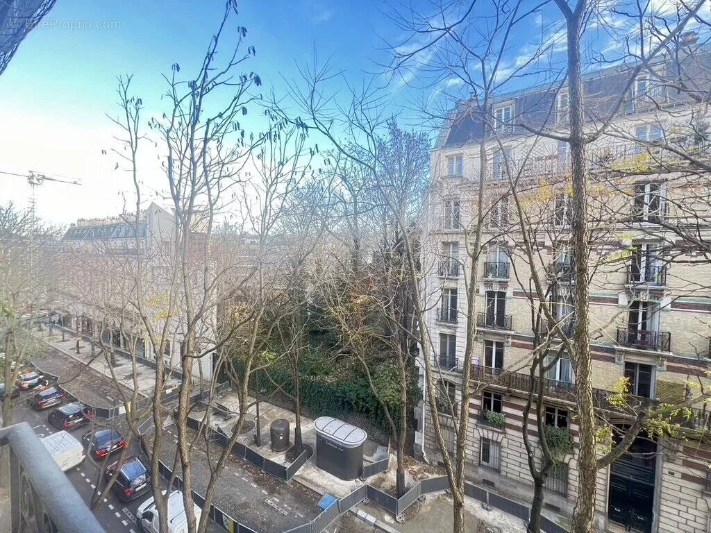 Appartement à PARIS-19E