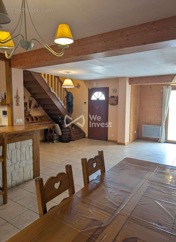 Maison 138 m² à Neuville-Ferrieres  - photo 5