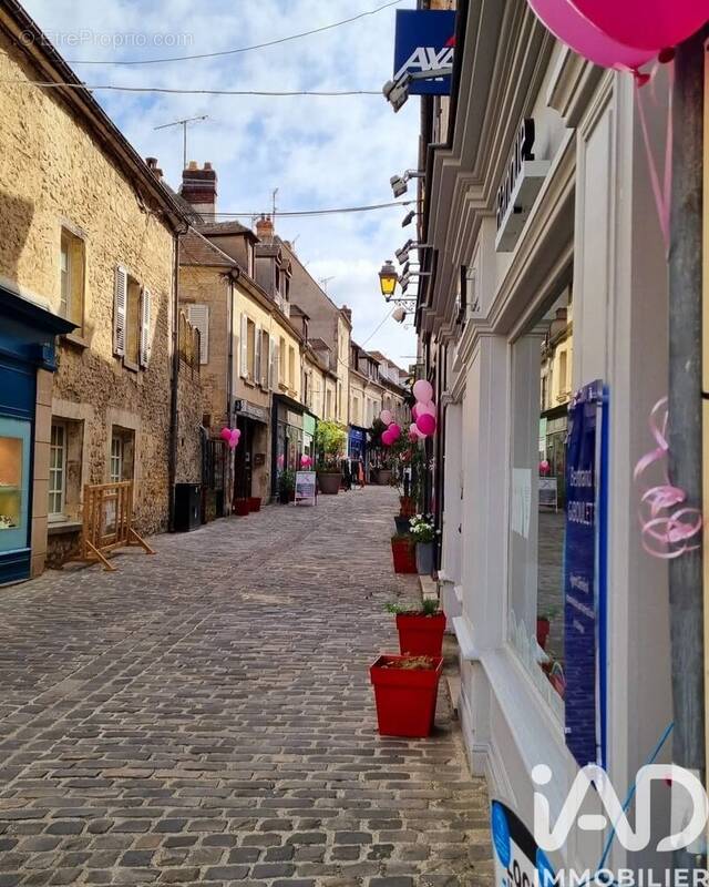 Photo 1 - Commerce à SENLIS