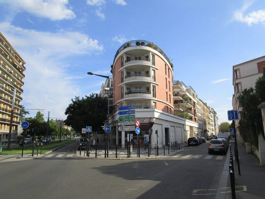 Immeuble - Appartement à SAINT-DENIS