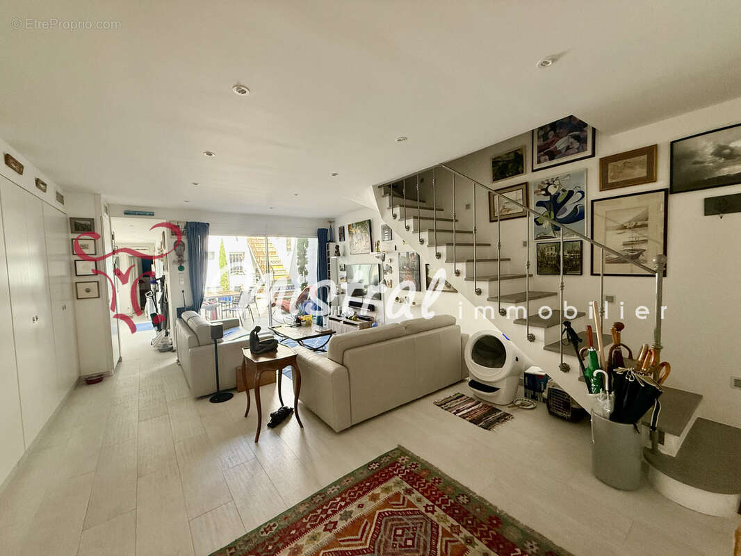 Vente maison de village aigues mortes intra muros - photo 6