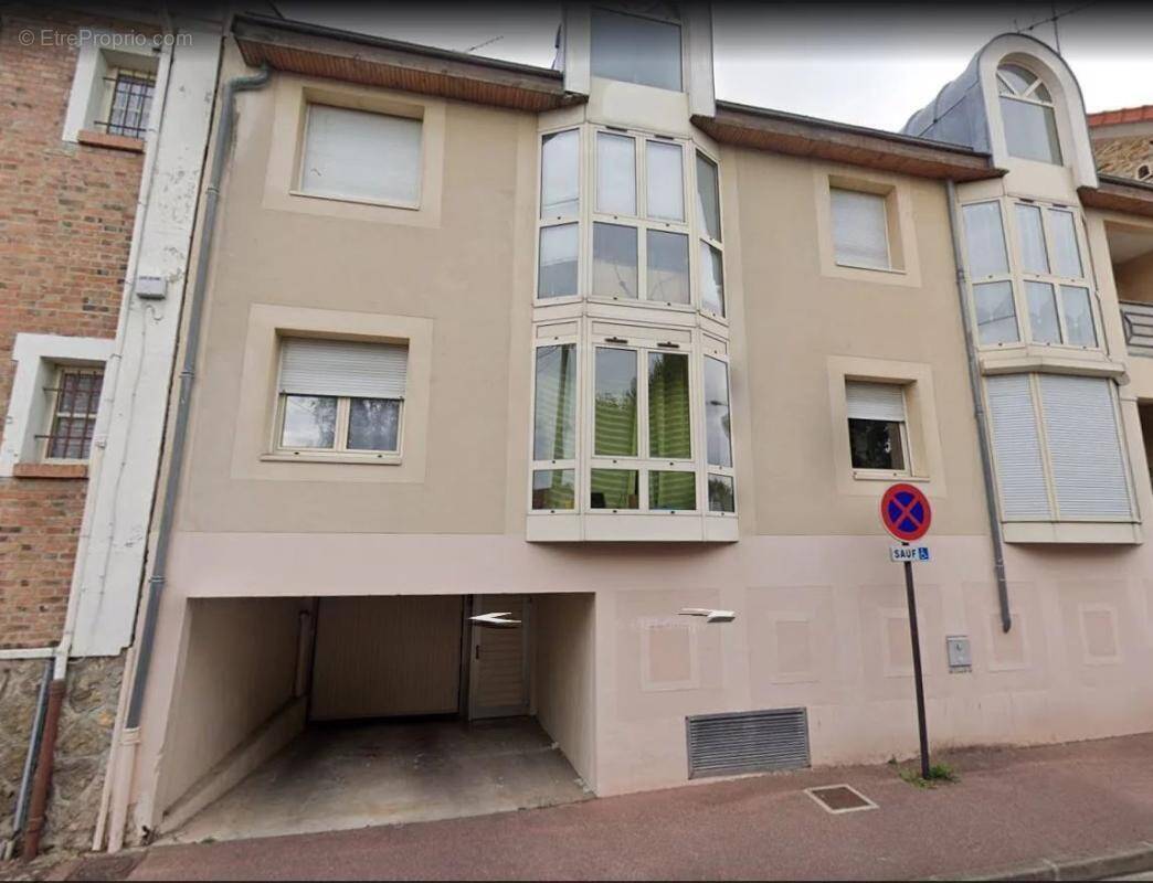 Parking à JUVISY-SUR-ORGE