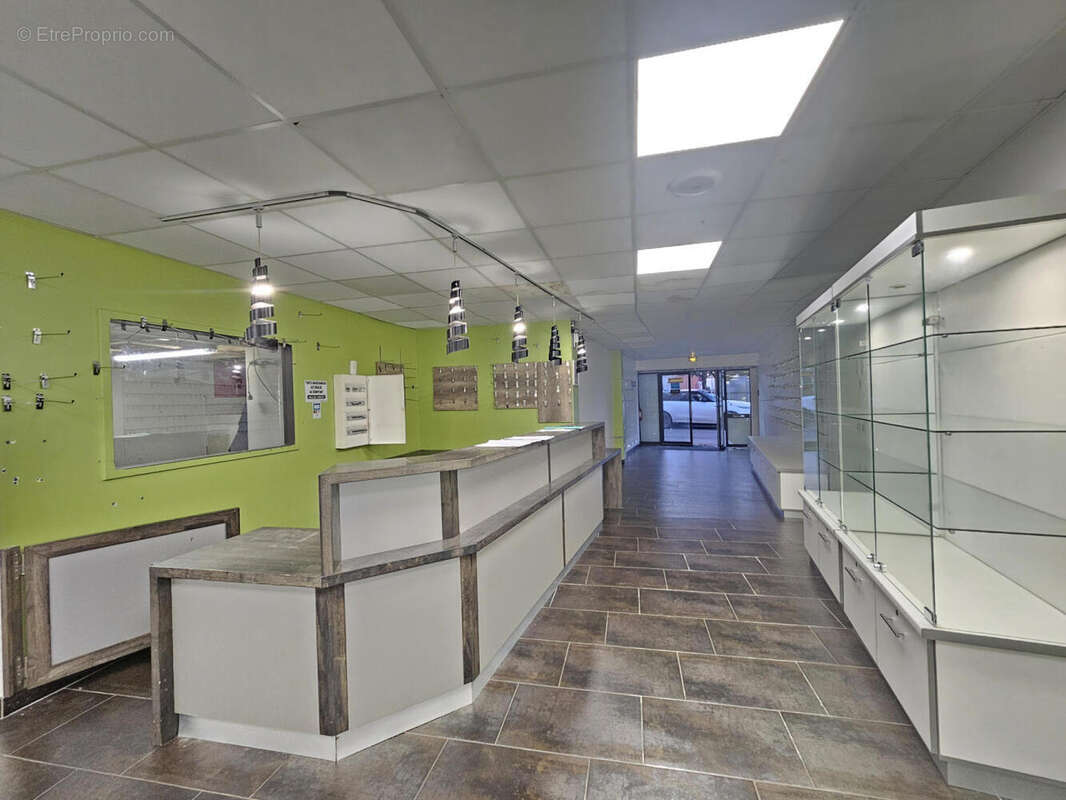 20251218_164421 - Commerce à REMIREMONT