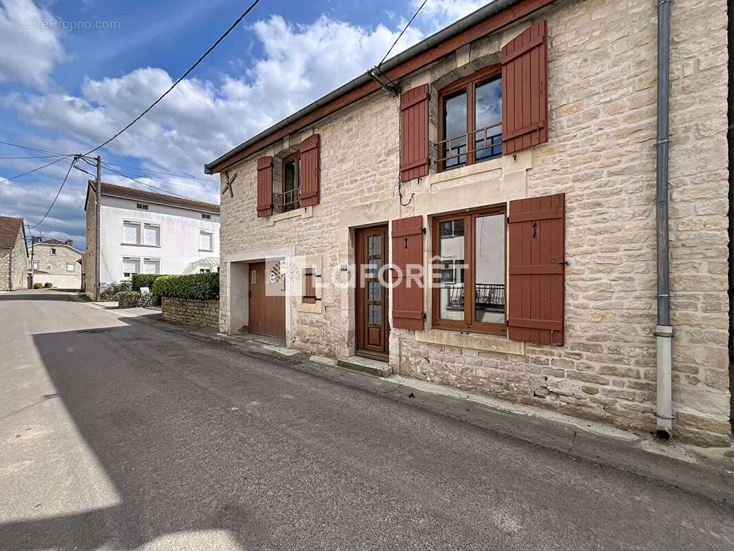 Maison à VRAINCOURT