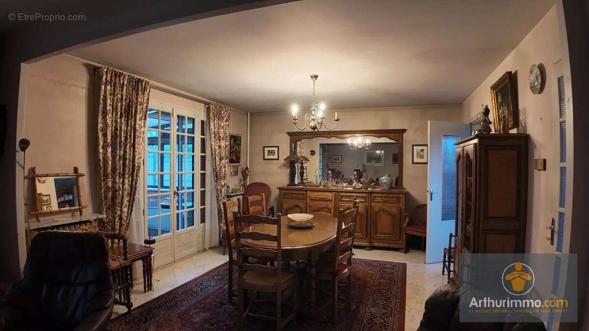 Maison à CAMBRONNE-LES-RIBECOURT