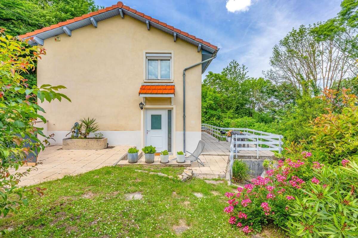 Maison à VAULX-MILIEU