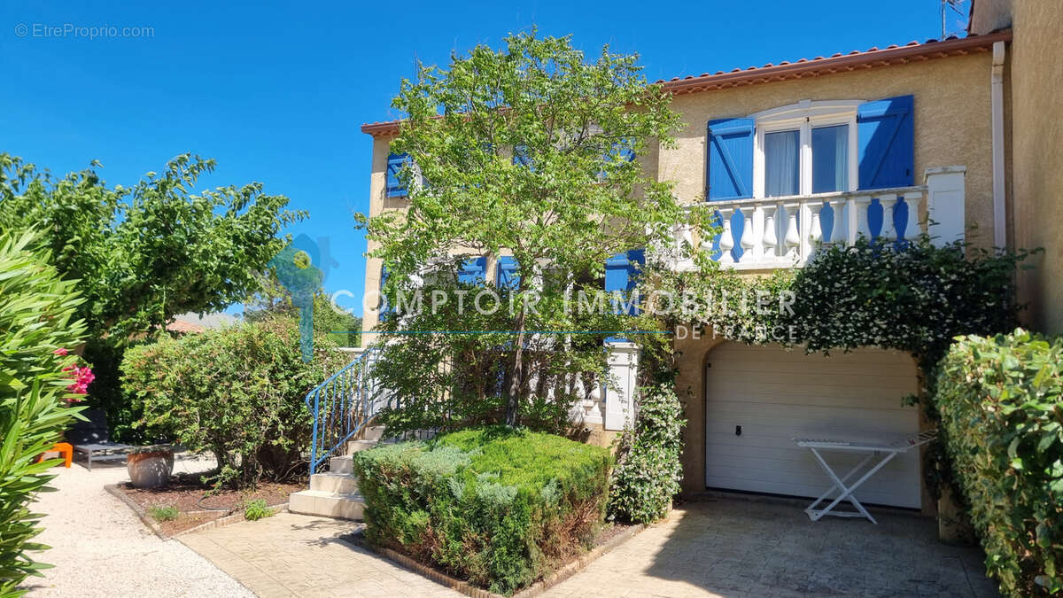 VAR (83) - À VENDRE - VIDAUBAN - Villa 4 chambres dans un domaine hôtelier sécurisé - photo 3