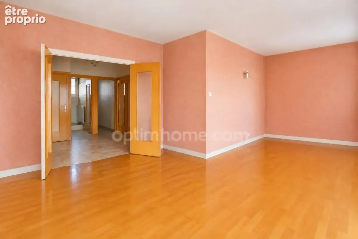 Maison à vendre à Oullins (69600) – 120 m² à rénover, 4 chambres, jardin et entrepôt de 180 m² - photo 4